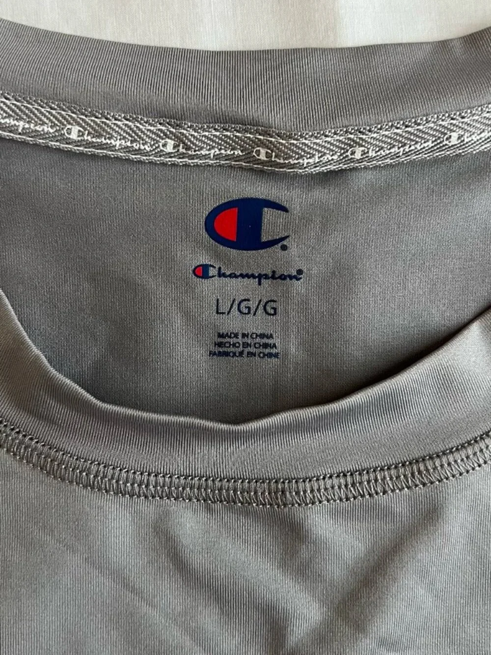 Champion Light Gray Long-Sleeve UPF 50+ Sun Tee Rash Guard - Men's Large